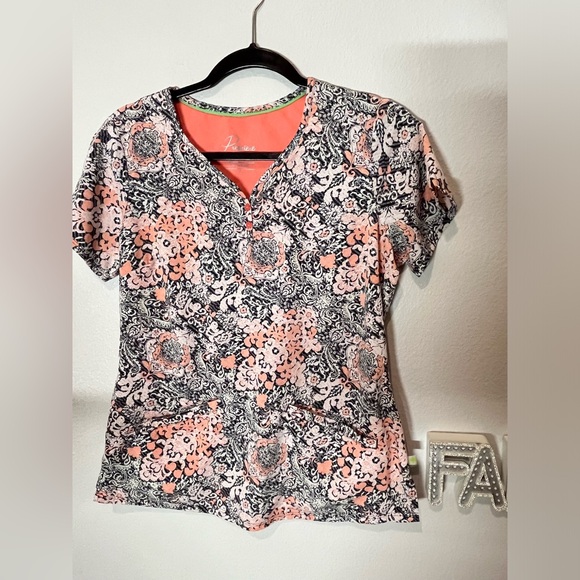 Scrubs Size XS-Sm - Picture 7 of 15